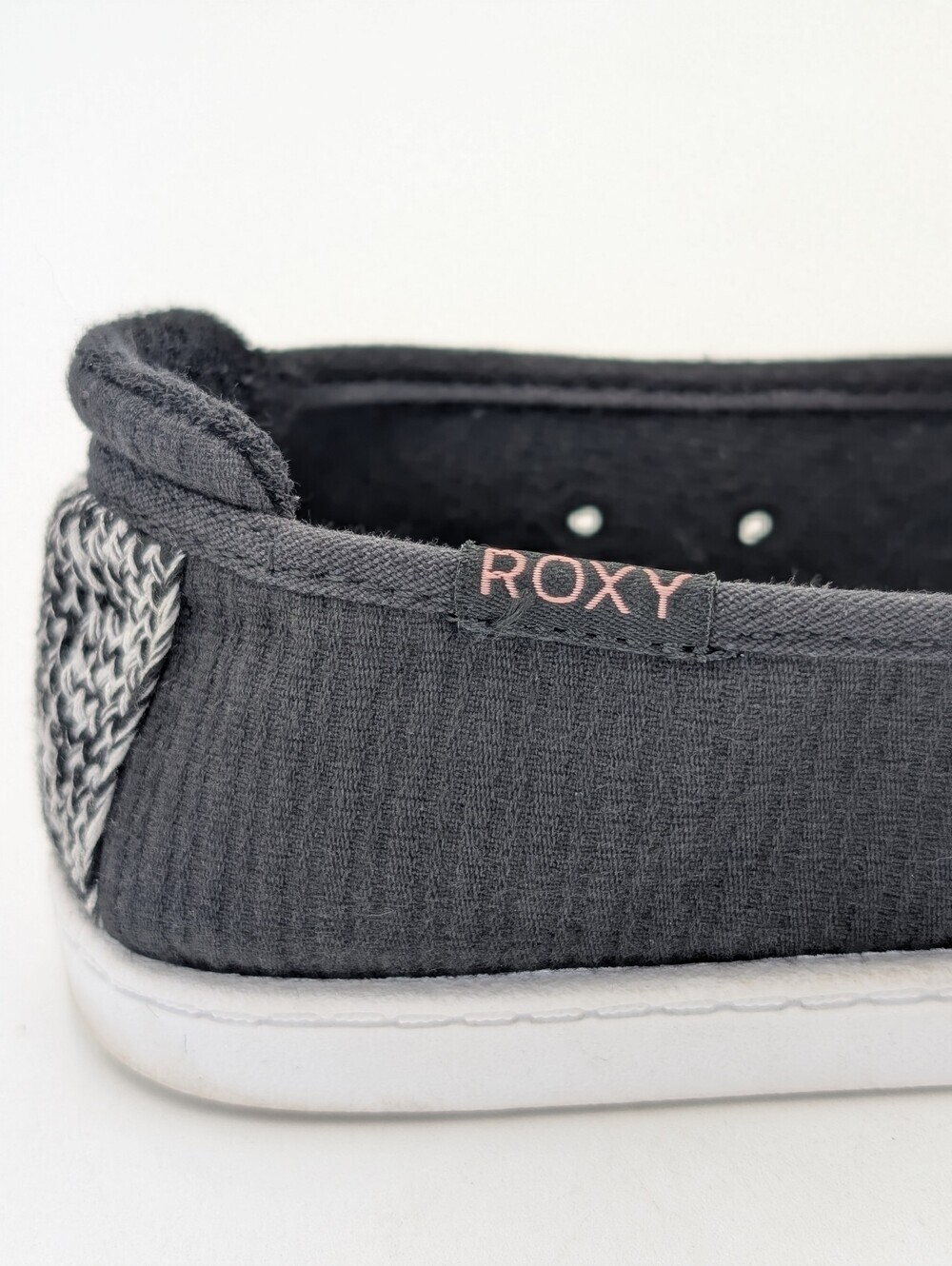Roxy Minnow Sz 5 Women's Black/White Canvas & Herringbone Knit Slip-On Loafers - Picture 6 of 17
